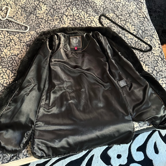 Vince Camuto black faux fur vest - Picture 6 of 8